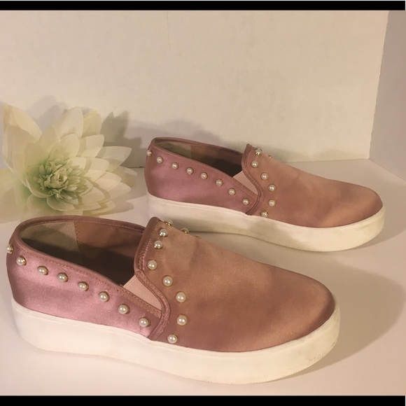 Steve Madden slip on pink sneakers with pearlsnwot - Picture 2 of 5